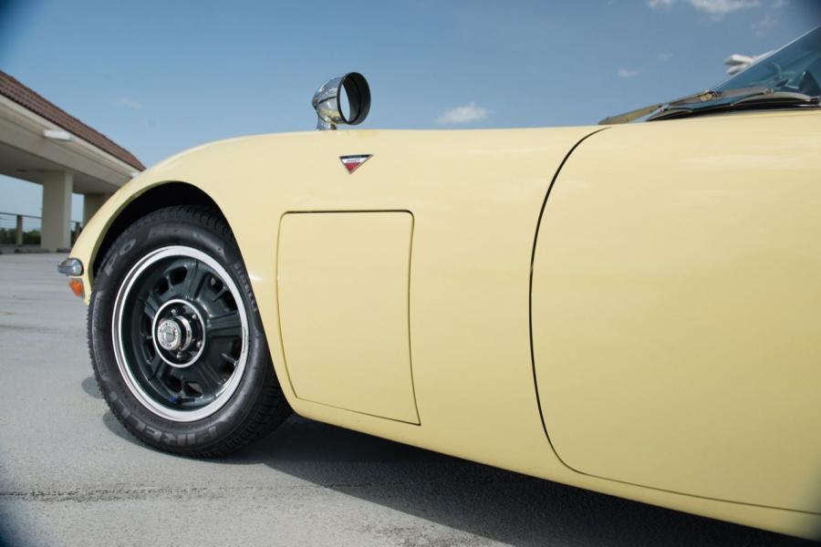 Детали экстерьера Toyota 2000GT (MF10) 1967 года  (NA) (фото 17 из 74)